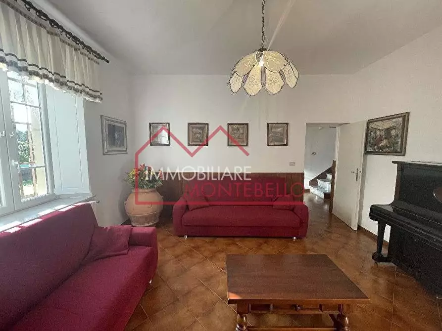 Immagine 16 di Villa in vendita  a Camaiore