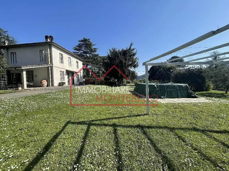 Immagine 5 di Villa in vendita  a Camaiore