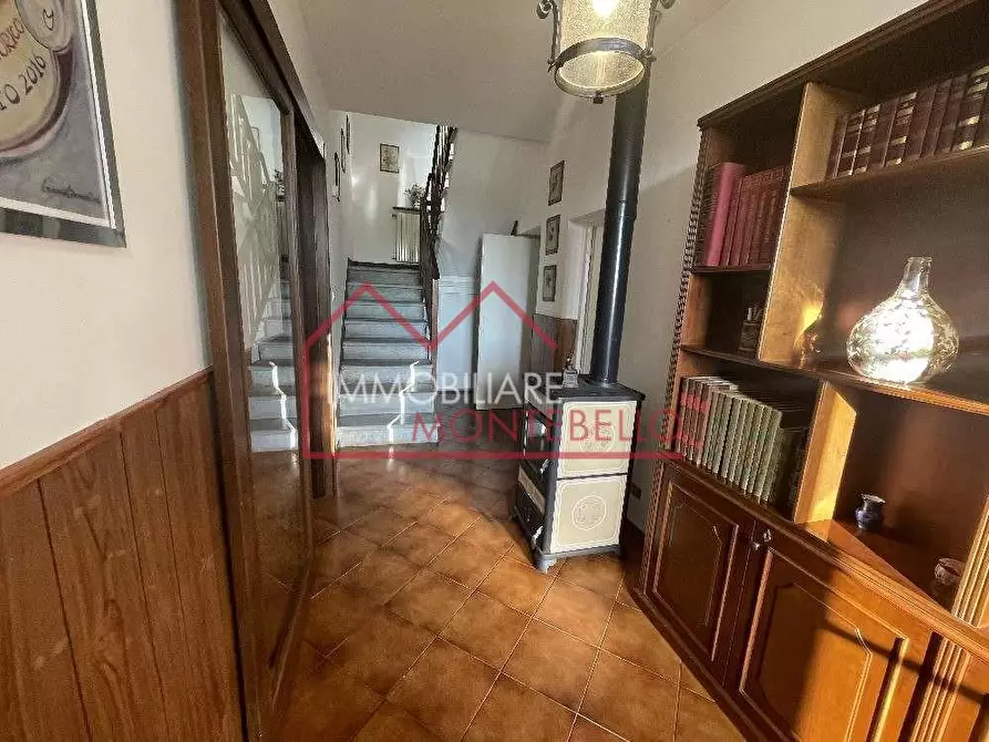 Immagine 18 di Villa in vendita  a Camaiore