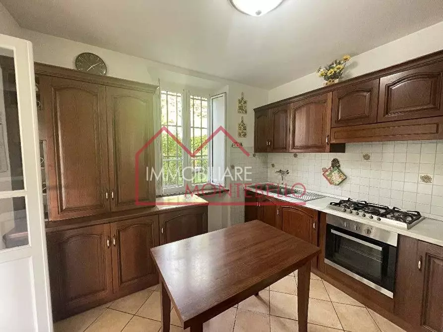 Immagine 11 di Villa in vendita  a Camaiore