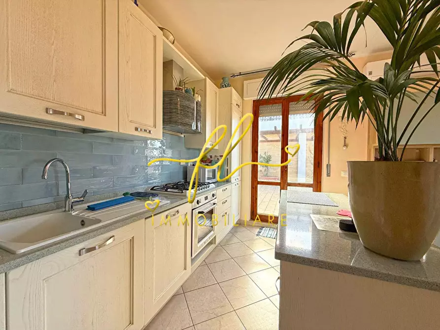 Immagine 2 di Mansarda in vendita  a Cecina