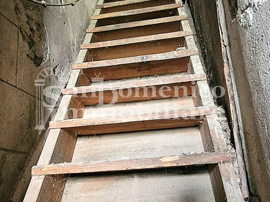 Immagine 17 di Rustico / casale in vendita  a Calci