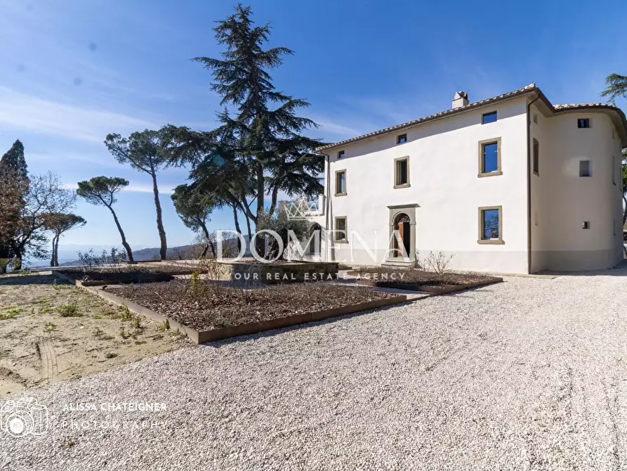 Immagine 1 di Villa in vendita  a Tuoro Sul Trasimeno