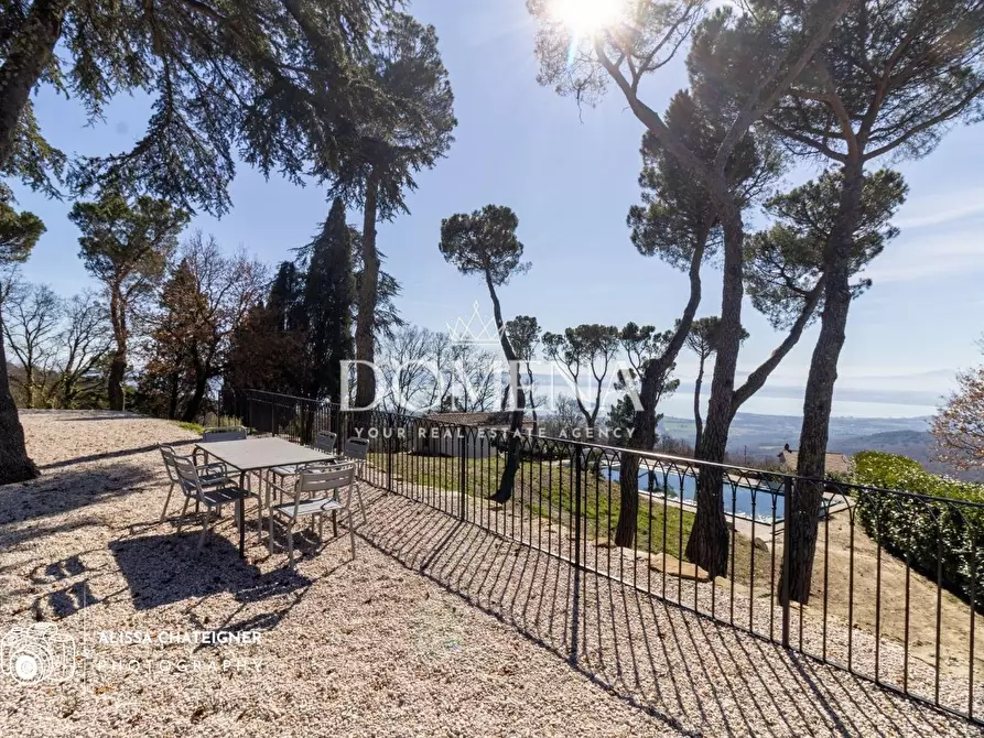 Immagine 25 di Villa in vendita  a Tuoro Sul Trasimeno