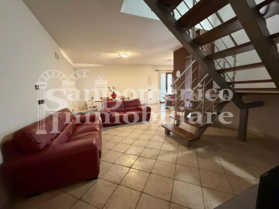 Immagine 2 di Casa bifamiliare in vendita  a Cascina