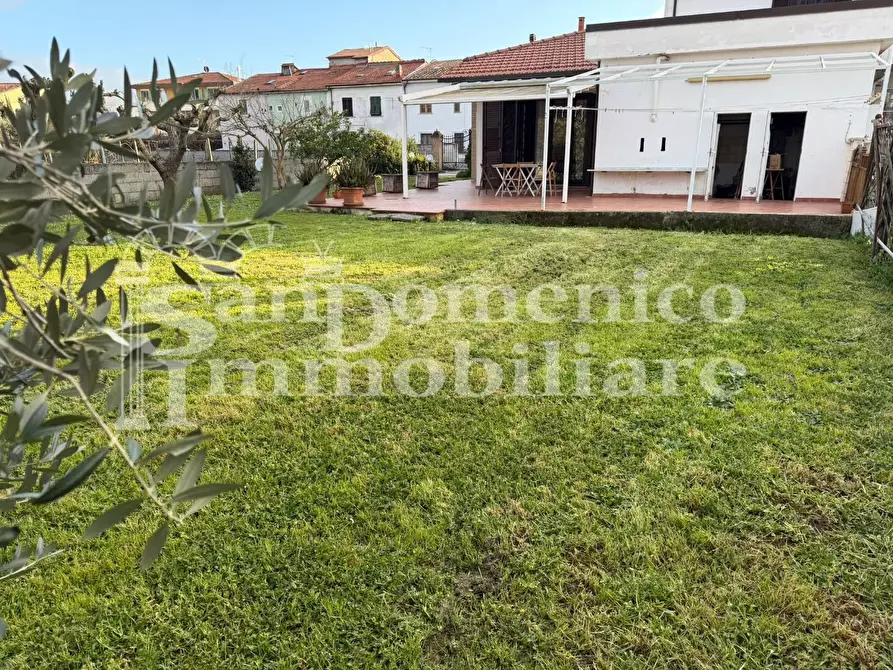 Immagine 37 di Casa bifamiliare in vendita  a Cascina