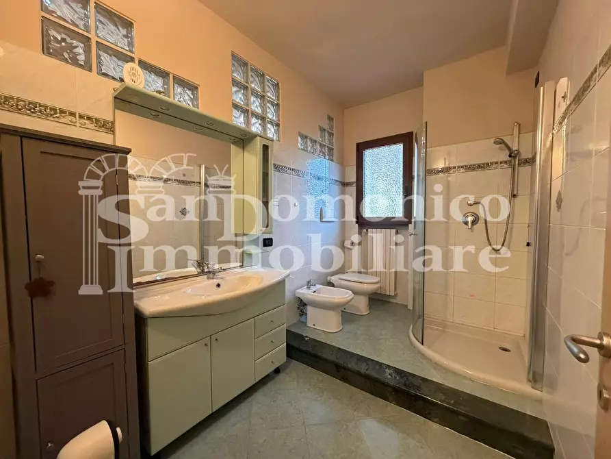 Immagine 28 di Casa bifamiliare in vendita  a Cascina