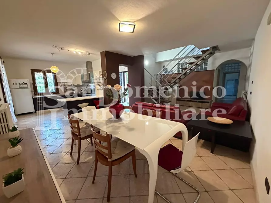 Immagine 1 di Casa bifamiliare in vendita  a Cascina