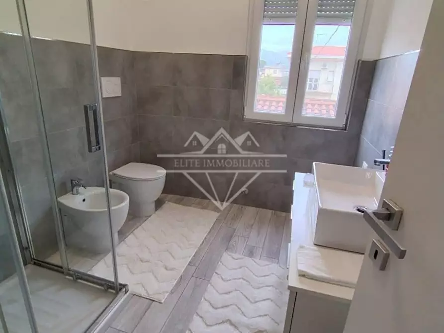 Immagine 7 di Appartamento in vendita  a Carrara