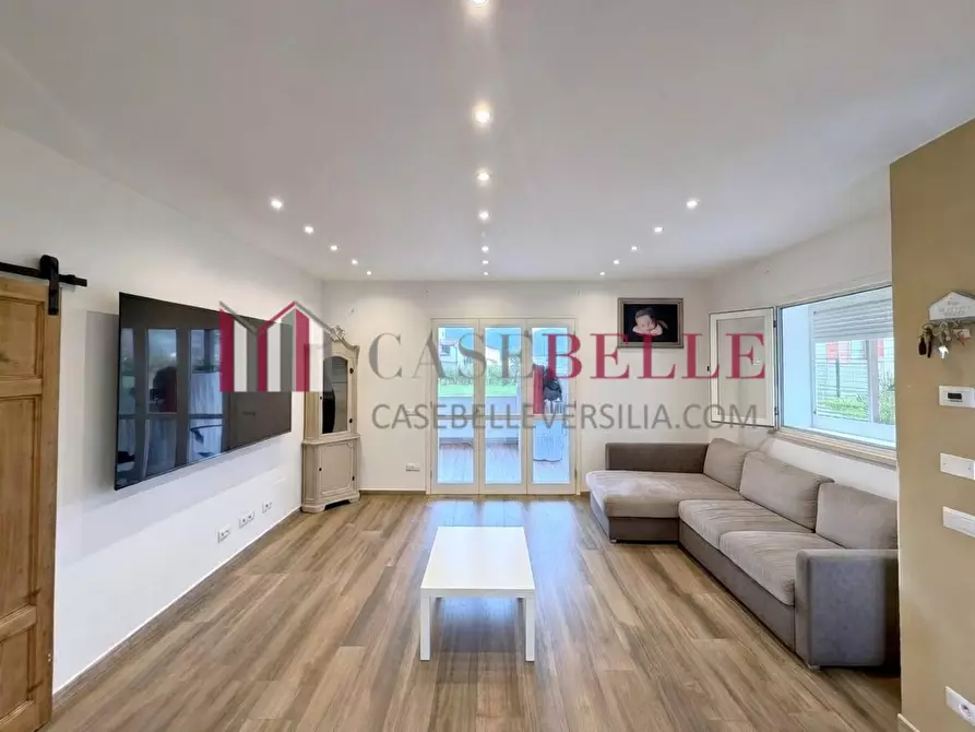 Immagine 7 di Casa bifamiliare in vendita  a Massarosa