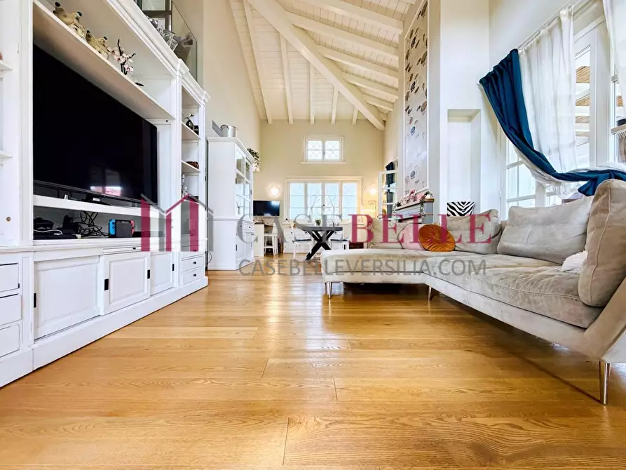 Immagine 2 di Villa in affitto  a Forte Dei Marmi