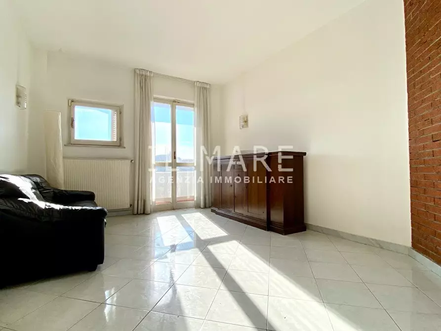 Immagine 3 di Appartamento in vendita  a Massa