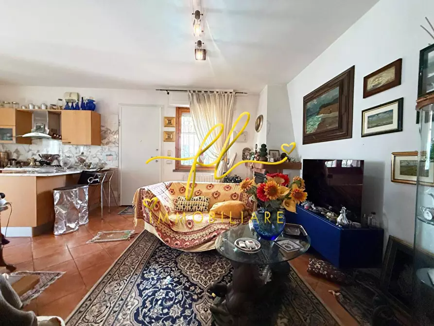 Immagine 12 di Appartamento in vendita  a Cecina