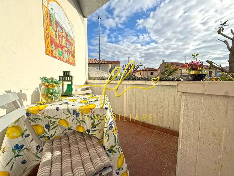 Immagine 4 di Appartamento in vendita  a Cecina