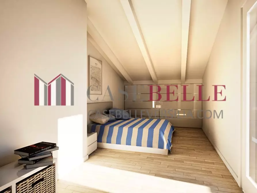 Immagine 16 di Casa trifamiliare in vendita  a Camaiore