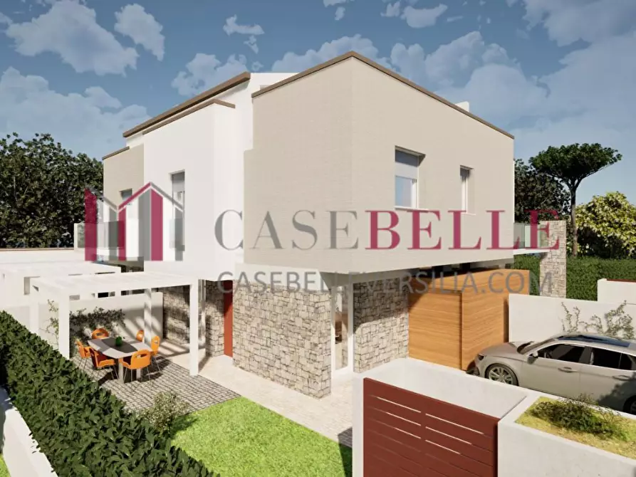 Immagine 13 di Casa trifamiliare in vendita  a Camaiore