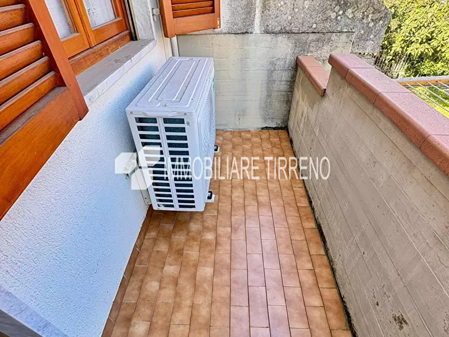 Immagine 19 di Villetta a schiera in vendita  a Massa