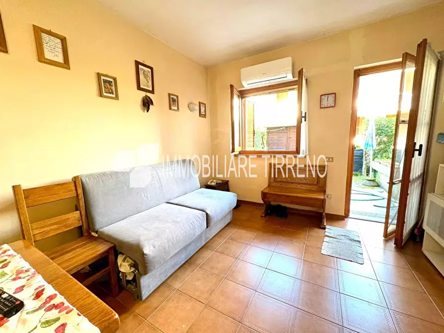 Immagine 5 di Villetta a schiera in vendita  a Massa