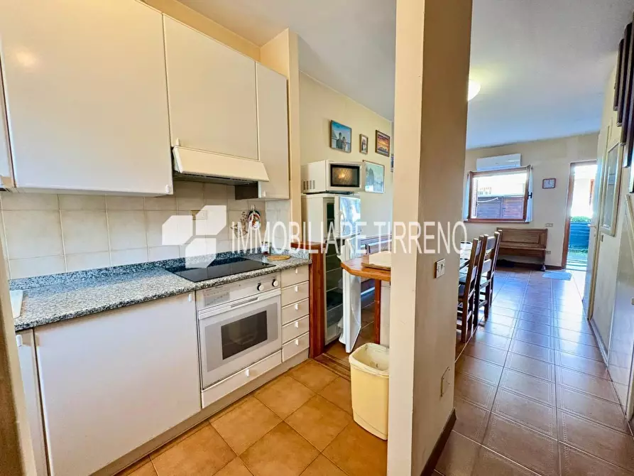 Immagine 3 di Villetta a schiera in vendita  a Massa