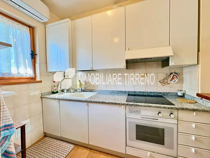 Immagine 8 di Villetta a schiera in vendita  a Massa