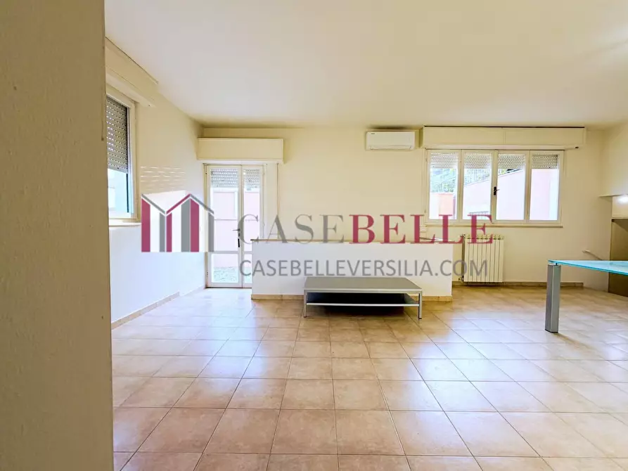 Immagine 2 di Appartamento in vendita  a Camaiore