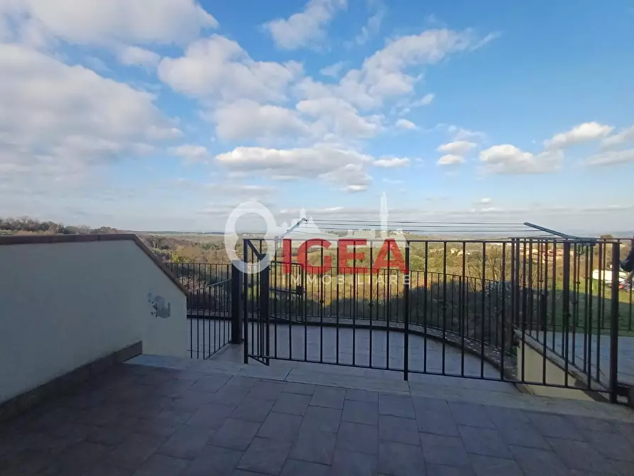 Immagine 2 di Appartamento in vendita  a Casole D'elsa