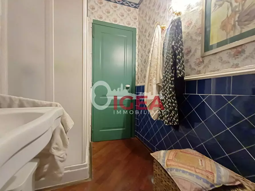 Immagine 15 di Appartamento in vendita  a Siena