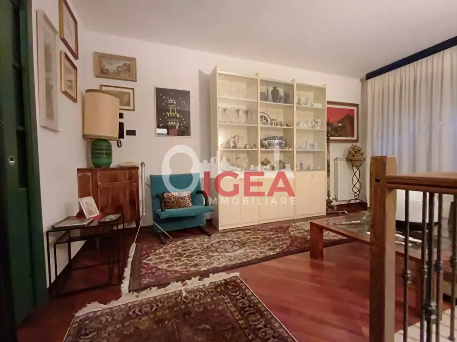 Immagine 10 di Appartamento in vendita  a Siena