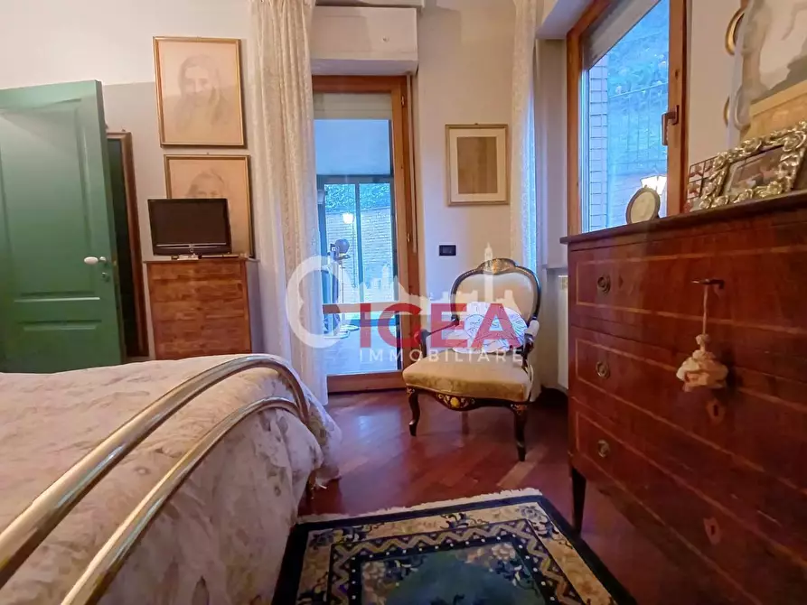 Immagine 22 di Appartamento in vendita  a Siena