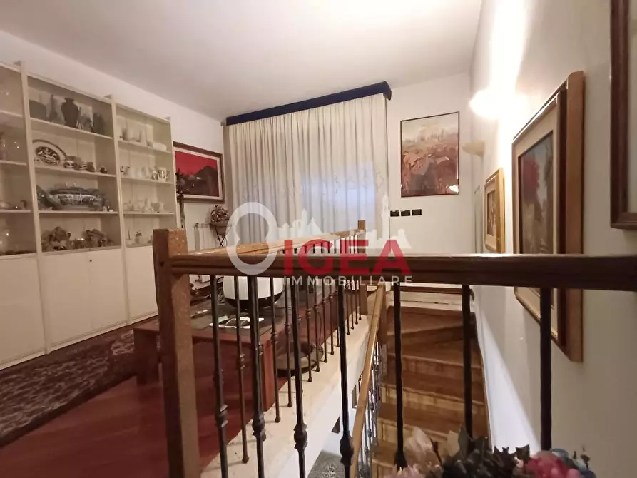 Immagine 9 di Appartamento in vendita  a Siena