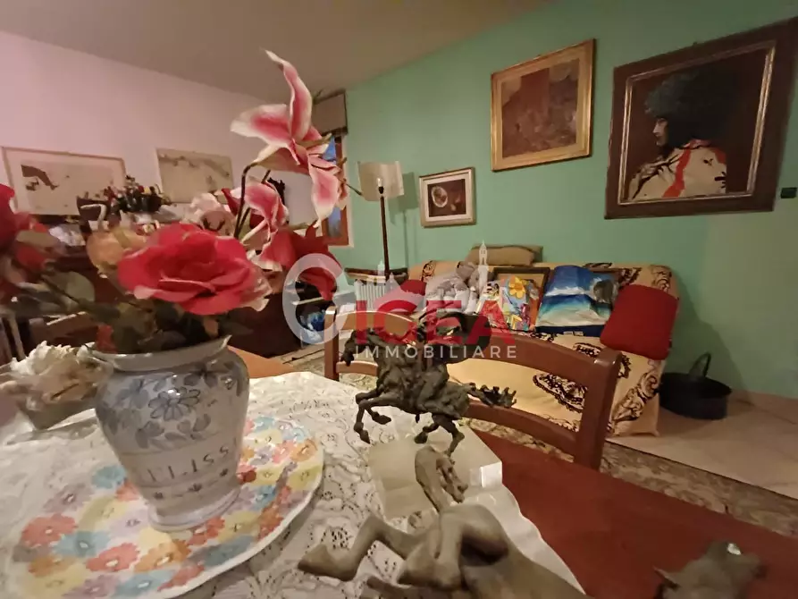 Immagine 51 di Appartamento in vendita  a Siena