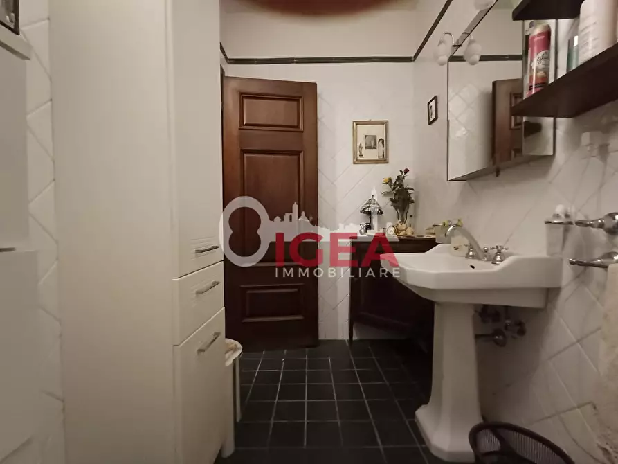 Immagine 60 di Appartamento in vendita  a Siena