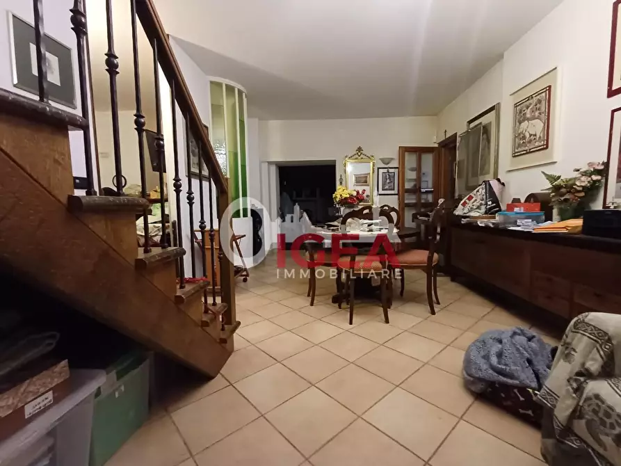 Immagine 53 di Appartamento in vendita  a Siena