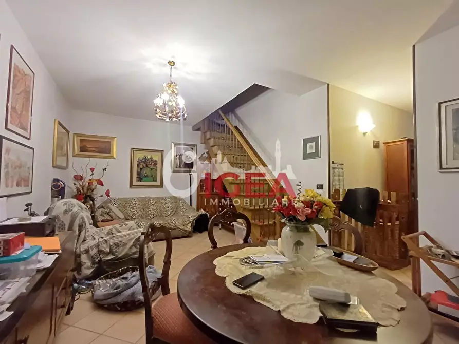 Immagine 58 di Appartamento in vendita  a Siena