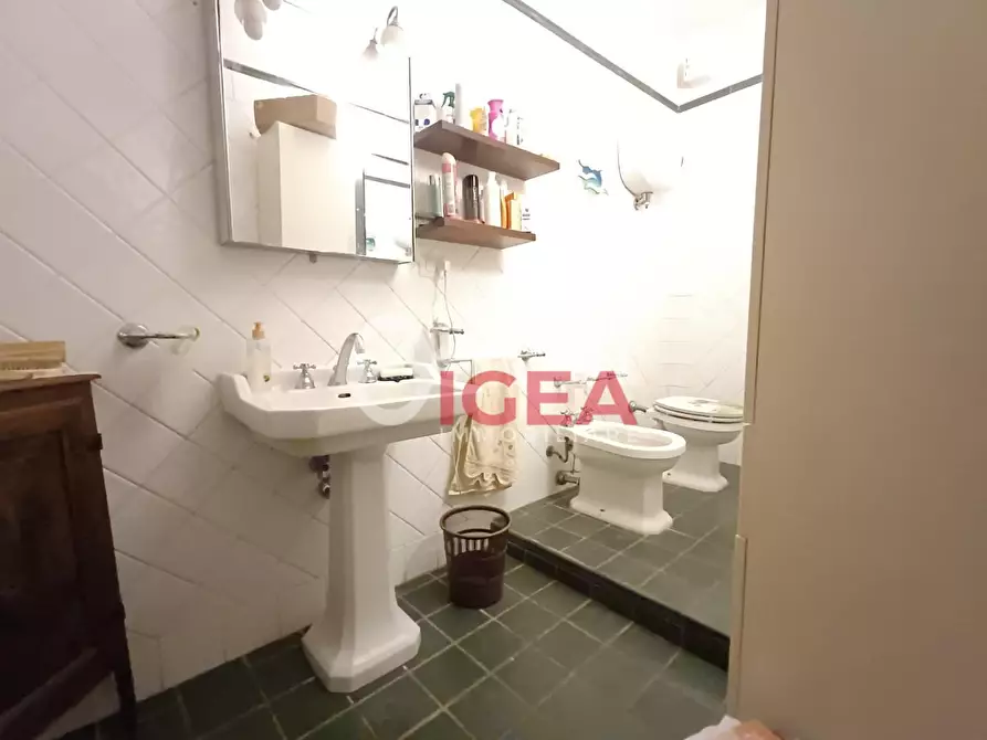 Immagine 62 di Appartamento in vendita  a Siena