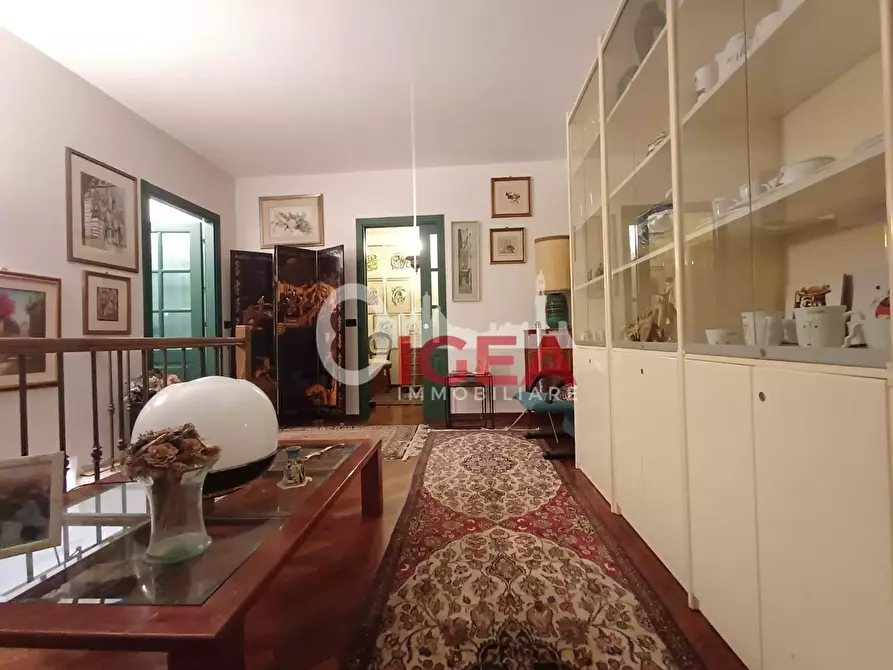 Immagine 2 di Appartamento in vendita  a Siena