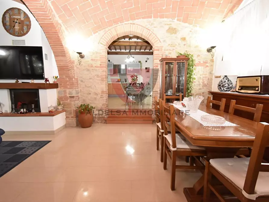 Immagine 14 di Appartamento in vendita  a Casole D'elsa