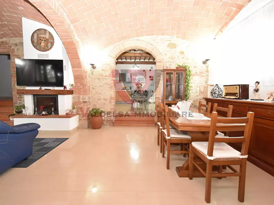 Immagine 13 di Appartamento in vendita  a Casole D'elsa