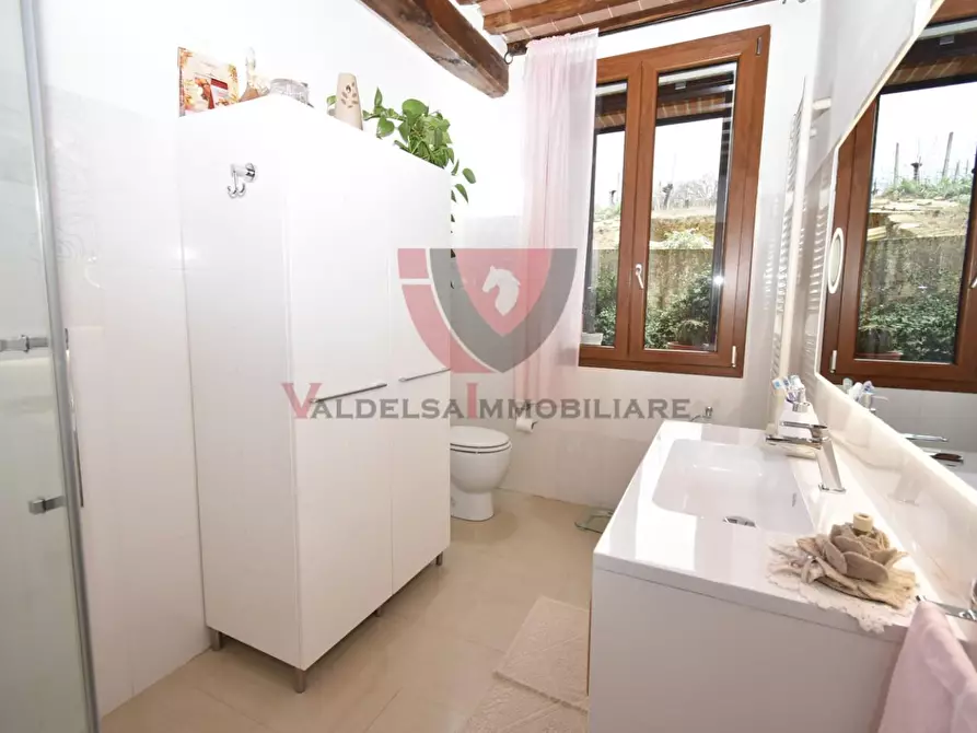 Immagine 30 di Appartamento in vendita  a Casole D'elsa