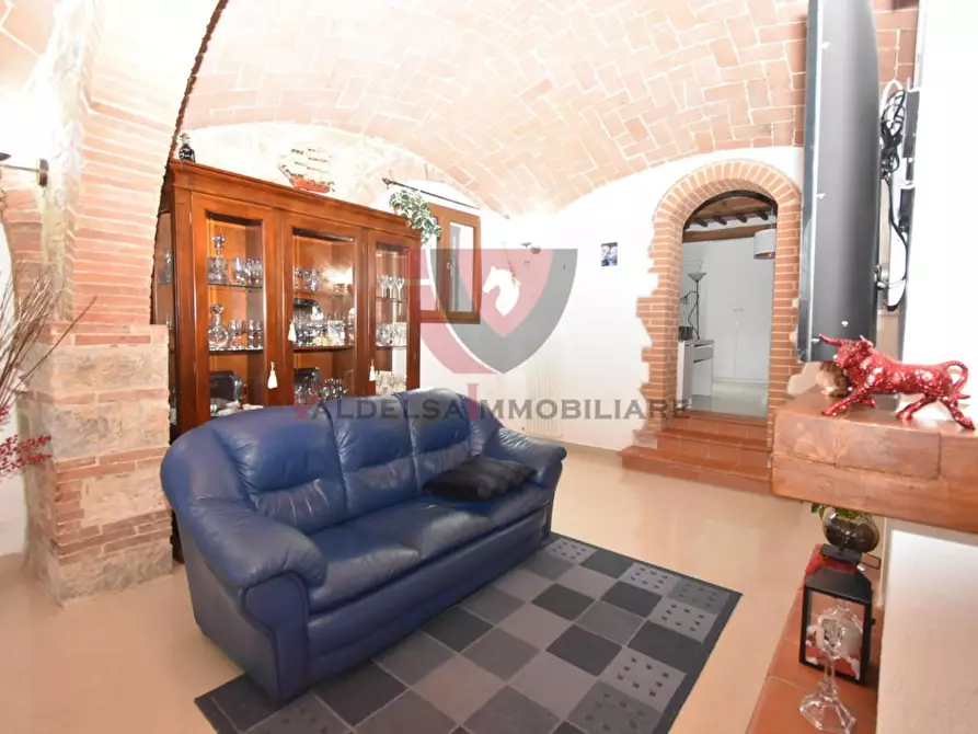 Immagine 8 di Appartamento in vendita  a Casole D'elsa