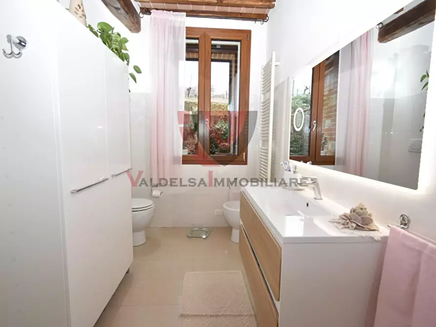 Immagine 29 di Appartamento in vendita  a Casole D'elsa