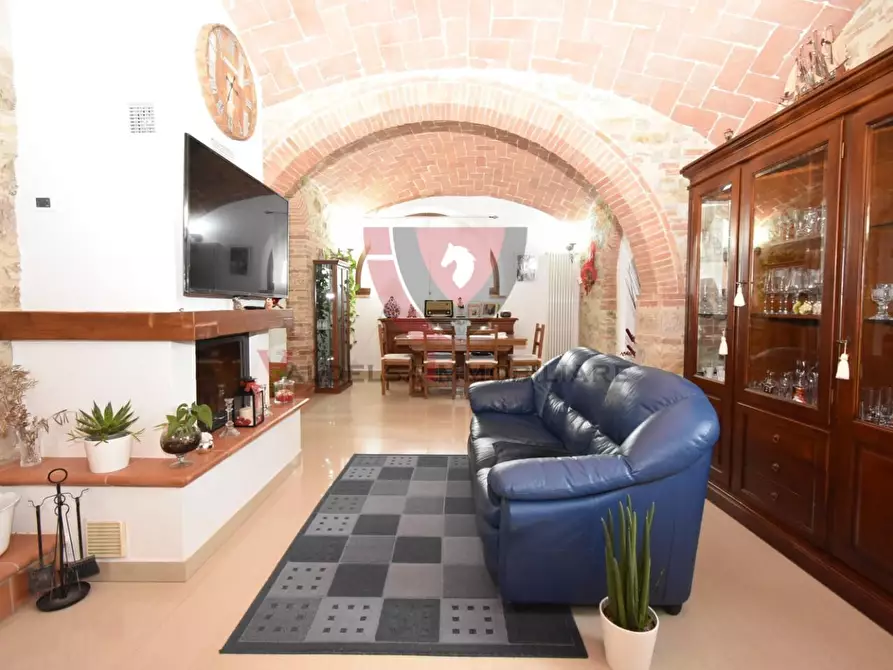 Immagine 6 di Appartamento in vendita  a Casole D'elsa