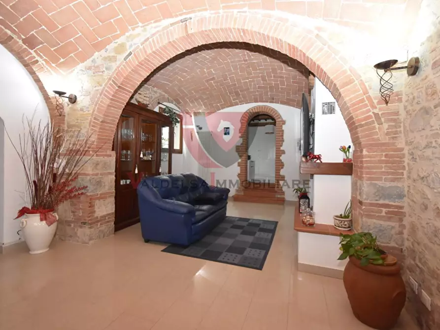 Immagine 5 di Appartamento in vendita  a Casole D'elsa