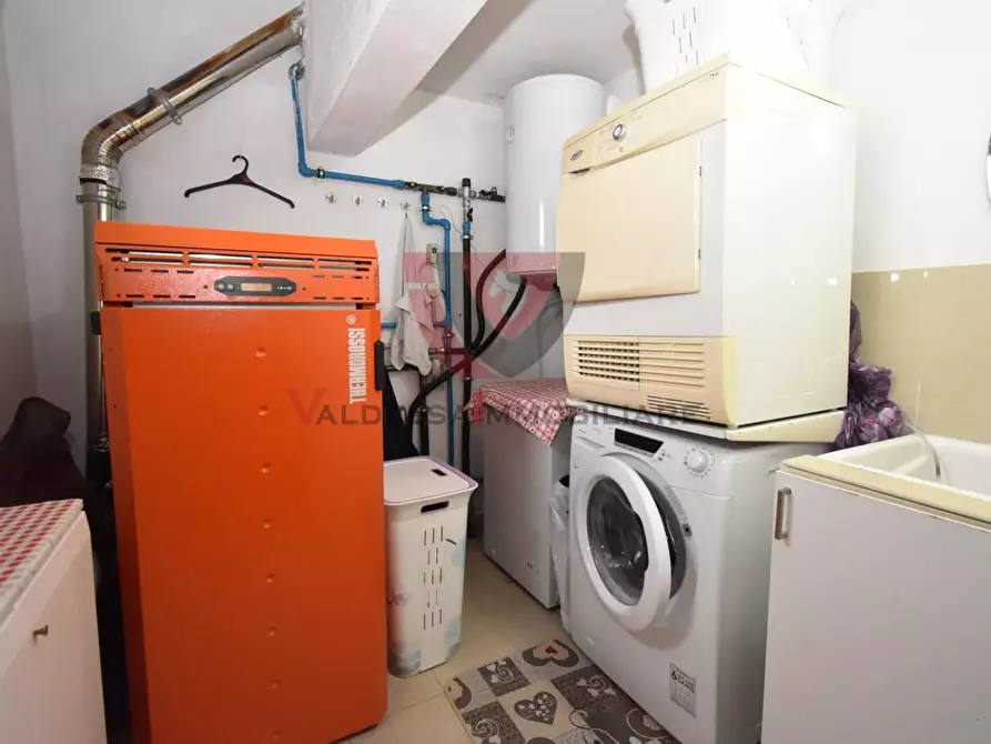 Immagine 36 di Appartamento in vendita  a Casole D'elsa