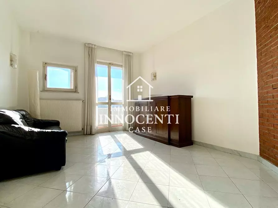 Immagine 3 di Appartamento in vendita  a Massa