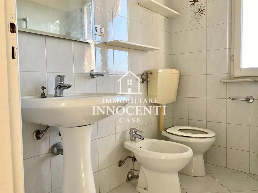 Immagine 25 di Appartamento in vendita  a Massa