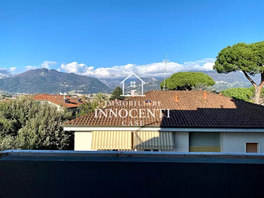 Immagine 13 di Appartamento in vendita  a Massa