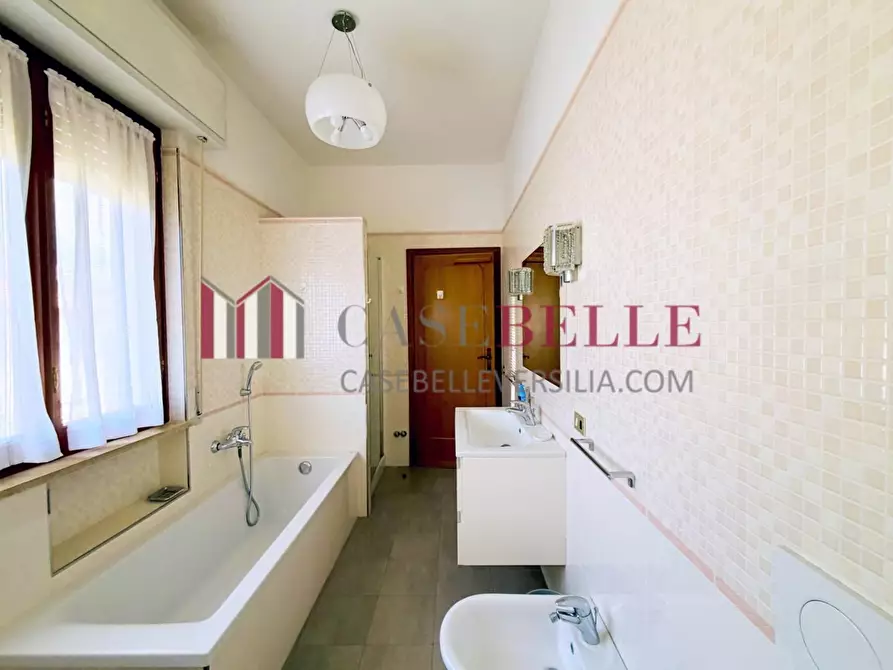 Immagine 27 di Casa semindipendente in affitto  a Camaiore