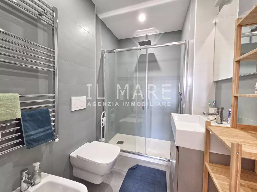 Immagine 12 di Appartamento in vendita  a Massa