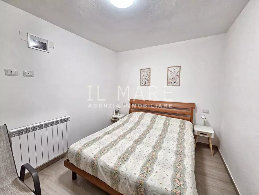 Immagine 21 di Appartamento in vendita  a Massa